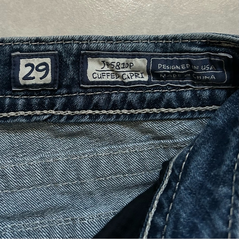Miss Me CUFFED CAPRI size 29 - Picture 4 of 11
